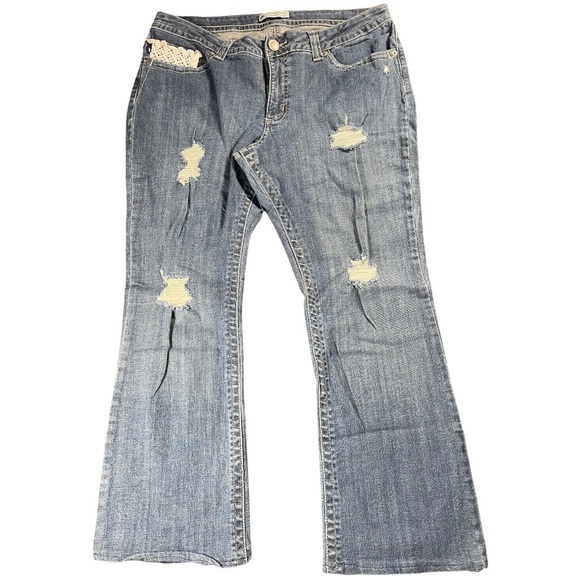Lee 📌Sz 18 short slender secret, light wash, distressed, rose design on pockets - Picture 1 of 9